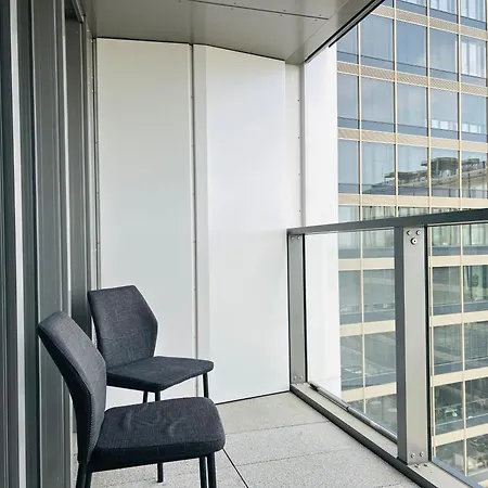 Citylightseuroveatower Apartman *