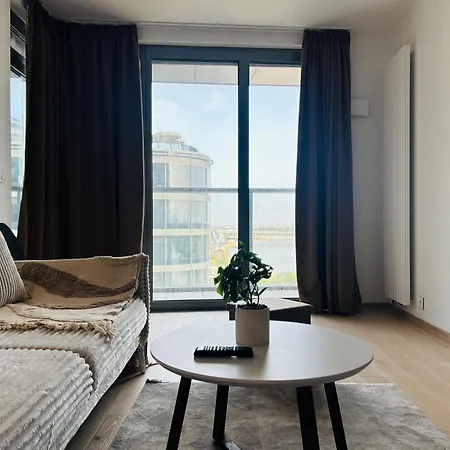 Citylightseuroveatower * Pozsony