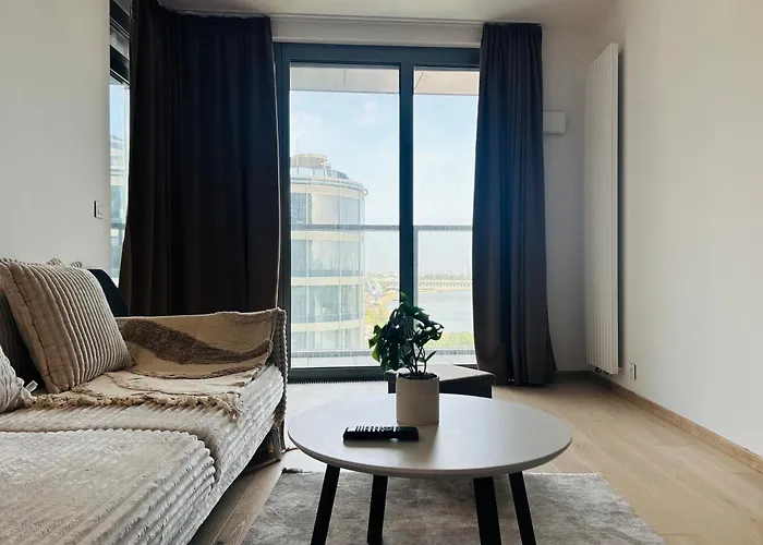 Citylightseuroveatower * Bratysława